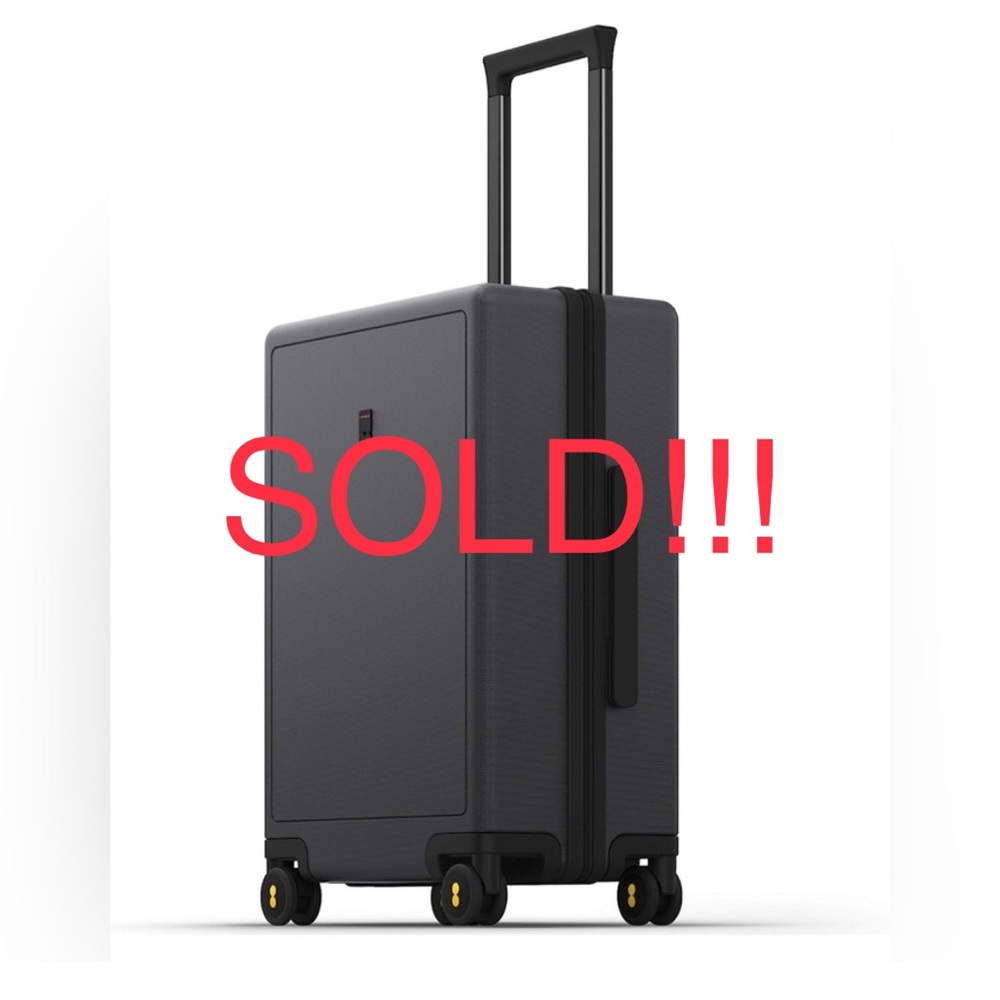Level8 20” Textured Carry-on BRAND NEW IN BOX!